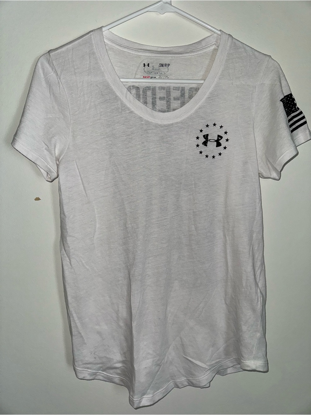 Under Armour White Short Sleeve Women's Tee with Flag Accent